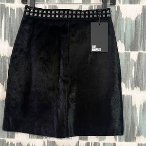 The Kooples- Stud-Embellished Calf Hair Leather Mini- jupe en cuir boutons - XS